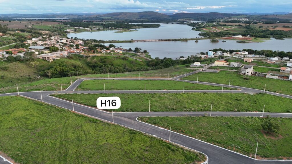 Lote H16 no Bairro Vista do Rio Grande, Macaia, MG