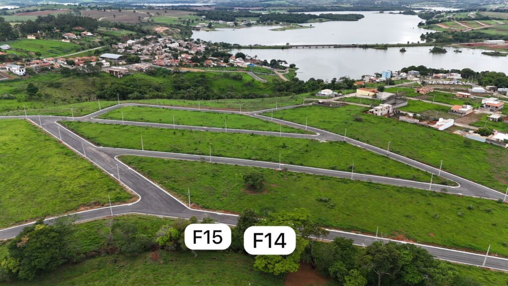 Lote F15 no Bairro Vista do Rio Grande, Macaia, MG