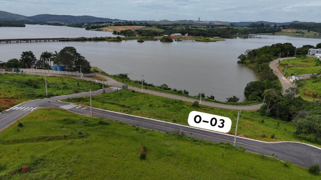 Lote O03 no Bairro Vista do Rio Grande, Macaia, MG