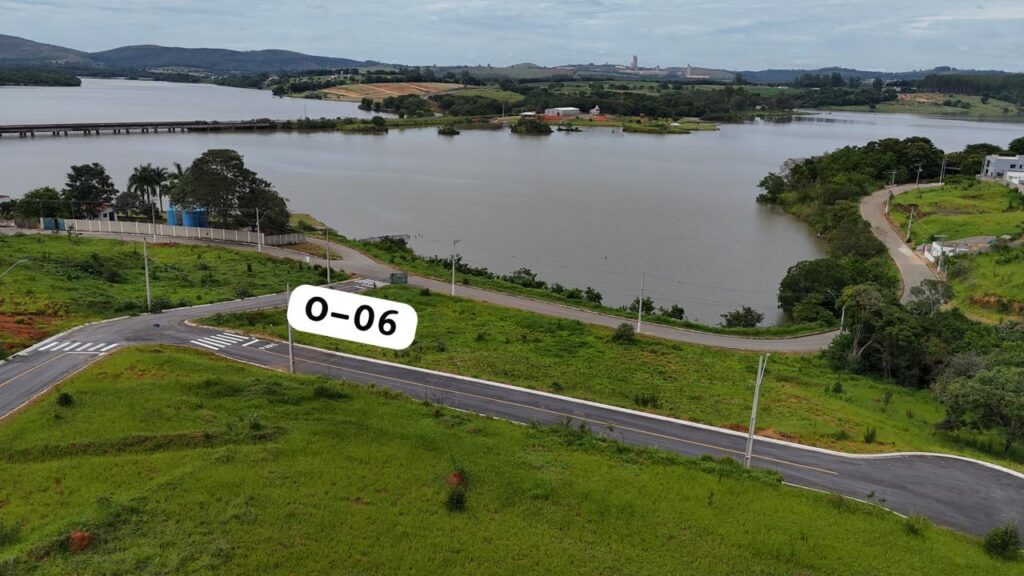 Lote O06 no Bairro Vista do Rio Grande, Macaia, MG