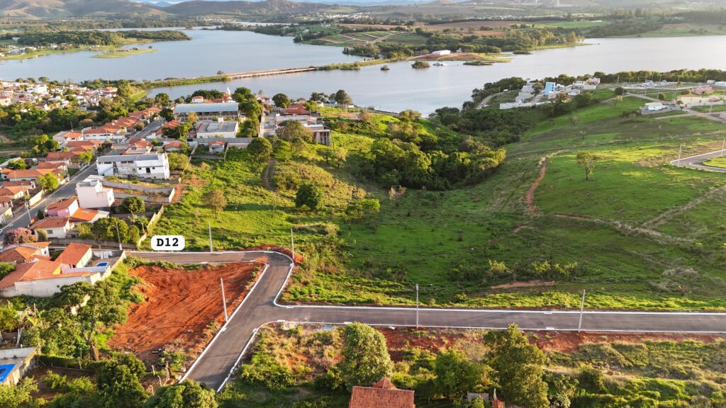 Lote D12 no Bairro Vista do Rio Grande, Macaia, MG