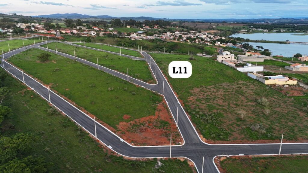 Lote L11 no Bairro Vista do Rio Grande, Macaia, MG