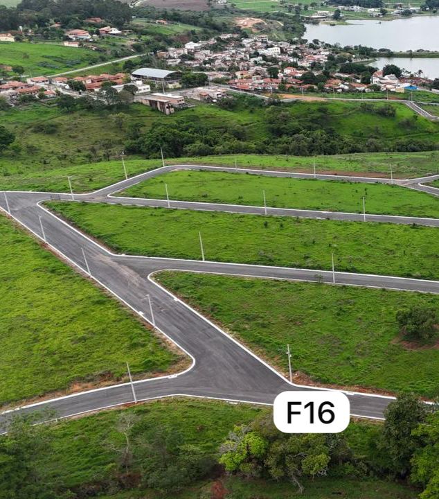 Lote F16 no Bairro Vista do Rio Grande, Macaia, MG