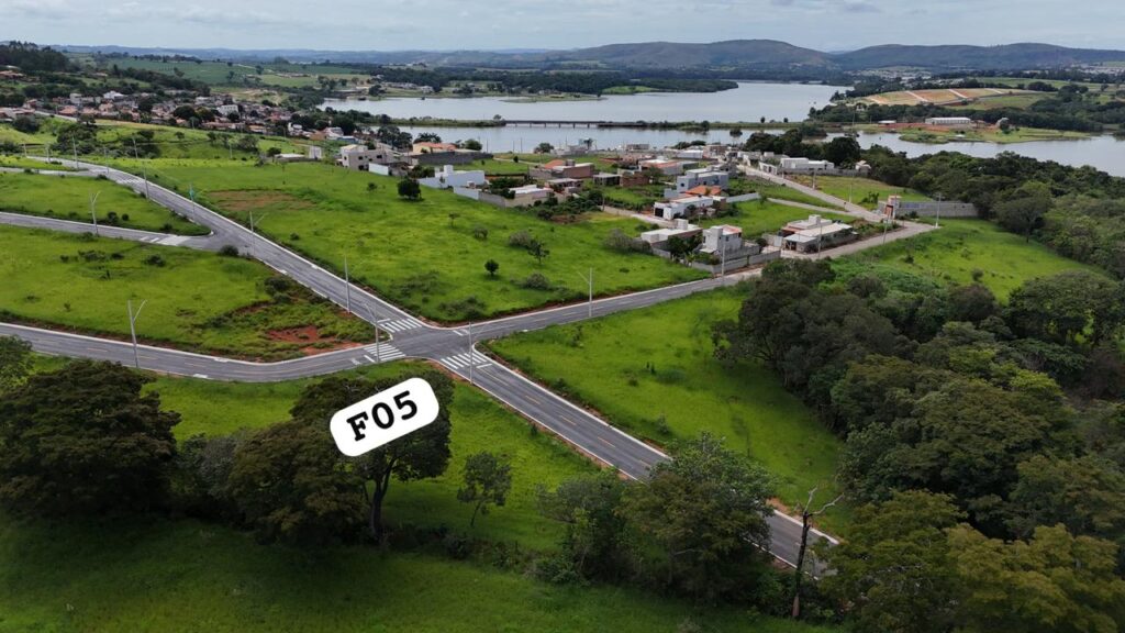 Lote F05 no Bairro Vista do Rio Grande, Macaia, MG